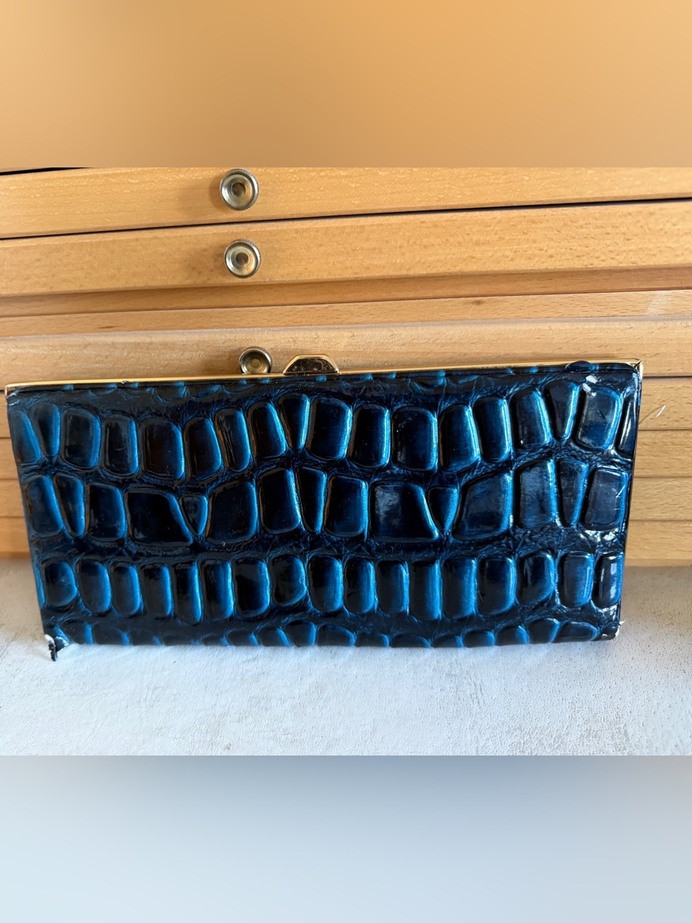 Vintage Peacock Blue Croc Embossed Frame Clutch Wallet Gold Tone Statement